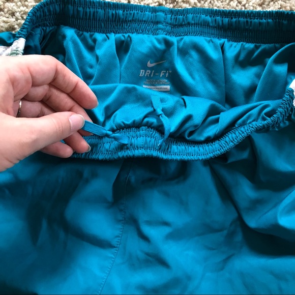 Nike Dri-Fit Women's Athletic Shorts Size M - Picture 7 of 10